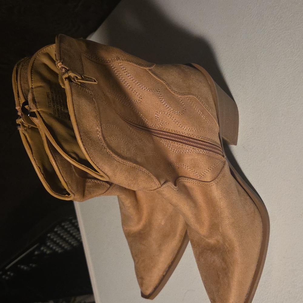 Universal Thread Tan Western Style Women's Boots